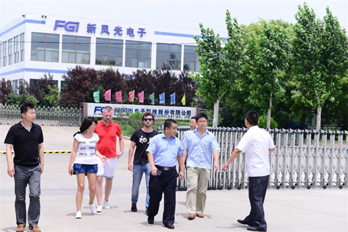 俄罗斯某股份有限公司客人莅临尊龙凯时考察
